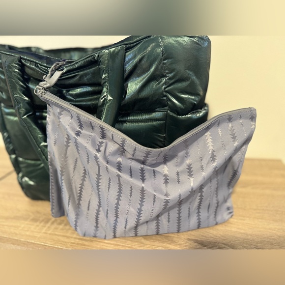 Thacker Puffy Quinn Tote Large Metallic Travel Pockets Pristine Condition $168 - Picture 7 of 12